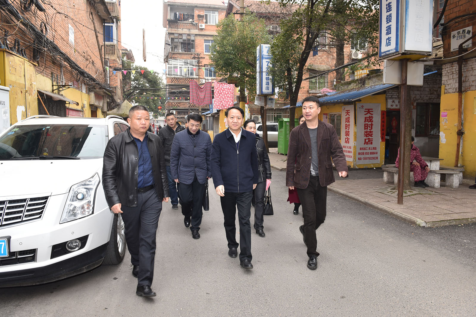 省交通廳領(lǐng)導(dǎo)慰問長運集團(tuán)公司困難職工