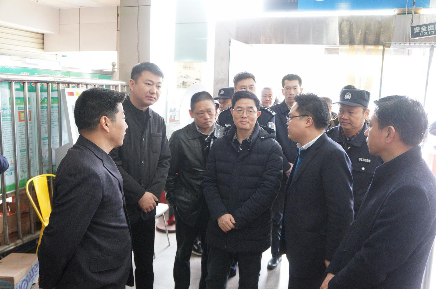 南昌市委常委、市政法委書記劉家富視察徐坊車站春運(yùn)工作