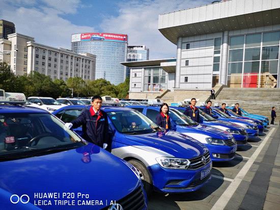 江西長(zhǎng)運(yùn)出租汽車有限公司、南昌長(zhǎng)運(yùn)榮獲全市交通運(yùn)輸行業(yè)“三大攻堅(jiān)戰(zhàn)”優(yōu)勝企業(yè)