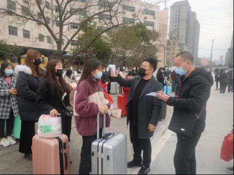 江西長運上饒汽運積極開展“點對點”定制返崗包車運輸服務(wù) 已組織返崗復工專線車326余臺次