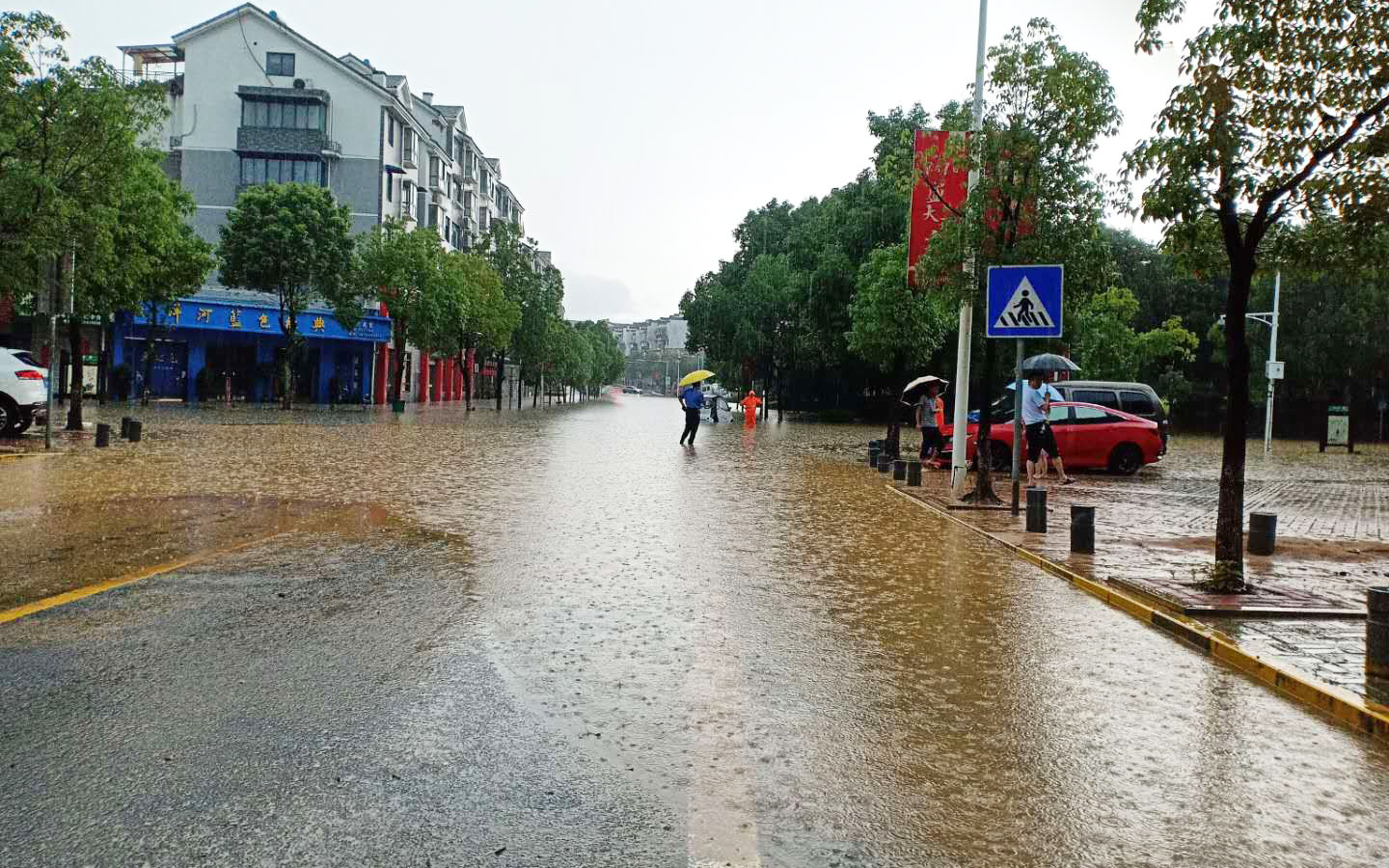 黃山長運汛期加強服務(wù)，保障學生安全出行