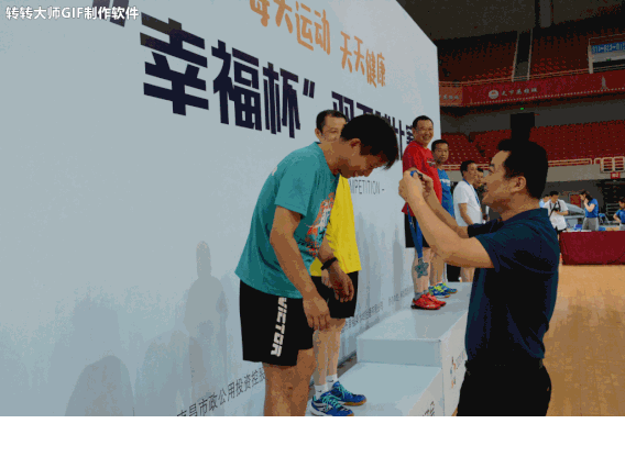 贊！江西長(zhǎng)運(yùn)羽毛球場(chǎng)上摘金奪銀