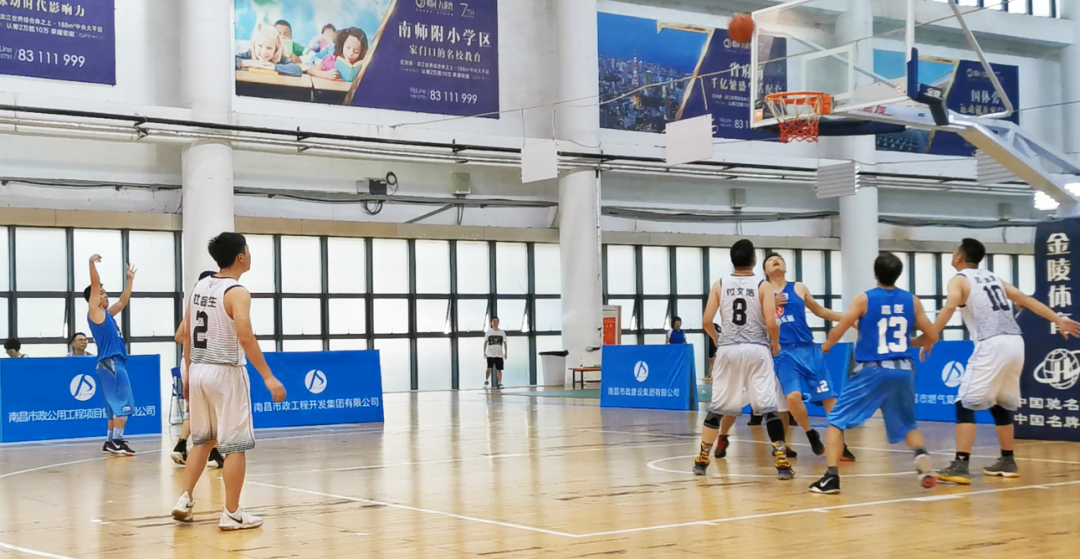 再下一城！江西長運籃球隊?wèi)?zhàn)勝市政開發(fā)籃球隊