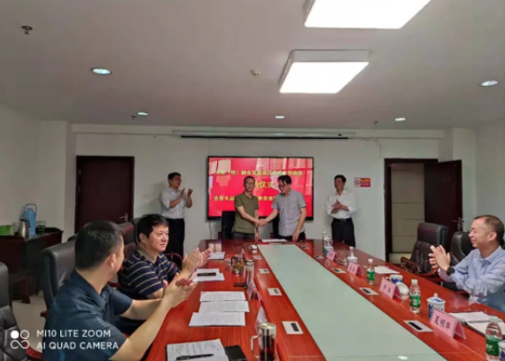 吉安長運(yùn)與市快遞行業(yè)協(xié)會(huì)簽訂戰(zhàn)略框架合作協(xié)議