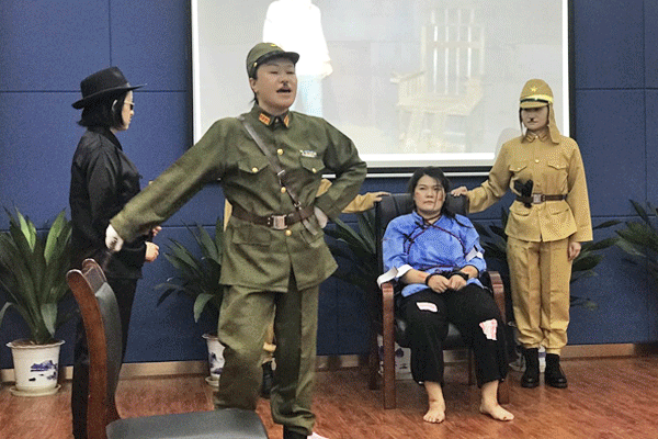 都市城際公交舉辦“唱支山歌給黨聽”暨“傳承紅色經(jīng)典 講述黨史故事”誦讀會(huì) 張小平出席