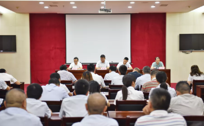 江西長運(yùn)召開全體機(jī)關(guān)工作人員強(qiáng)化工作作風(fēng)和工作紀(jì)律大會 張小平、黃俊出席，劉志堅主持