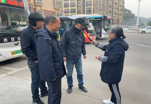 吉安公交持續(xù)開展駕駛員崗前酒精、血壓測試