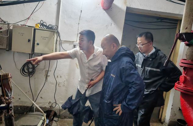 長運物業(yè) 暴雨導致停電 長運商圈積極做好應急措施