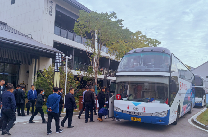 旅游發(fā)展公司圓滿完成省鄉(xiāng)村振興專題研討會大型運輸保障任務(wù)