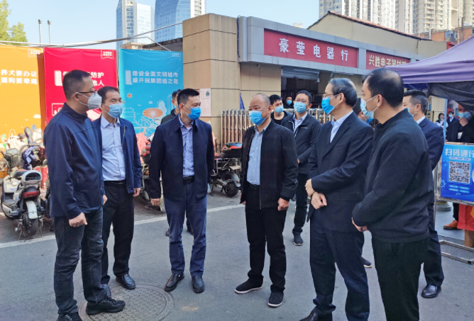 黃俊深入長運物業(yè)督導(dǎo)安全生產(chǎn)、疫情防控工作