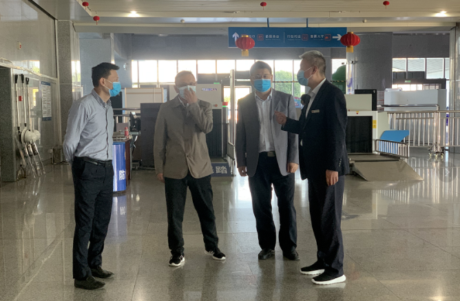 張小平一行督導(dǎo)南昌長途汽車西站安全運輸、疫情防控、文明創(chuàng)建等工作