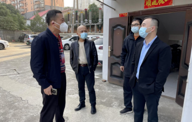 劉磊蒞臨長運出租、長運物業(yè)督導(dǎo)疫情防控工作