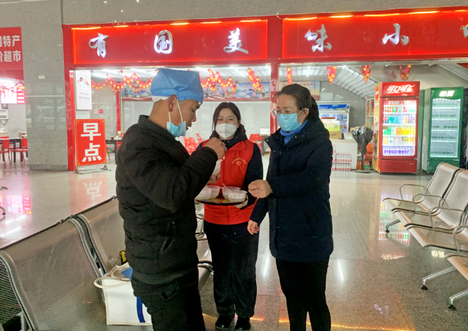 都市城際公交:汽車站里慶元宵