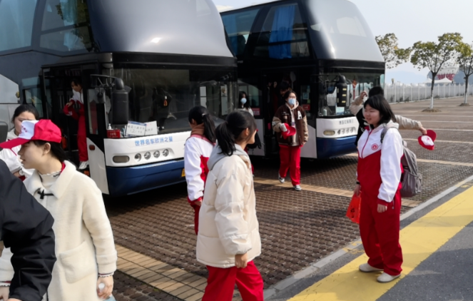 都市城際公交:旅游客運(yùn)分公司承接研學(xué)游運(yùn)輸任務(wù)