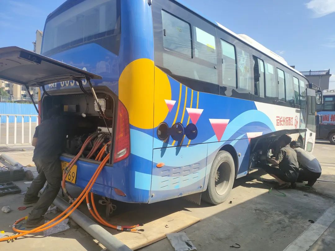 撫州長(zhǎng)運(yùn):金溪分公司開(kāi)展新能源車電池專業(yè)檢測(cè)工作