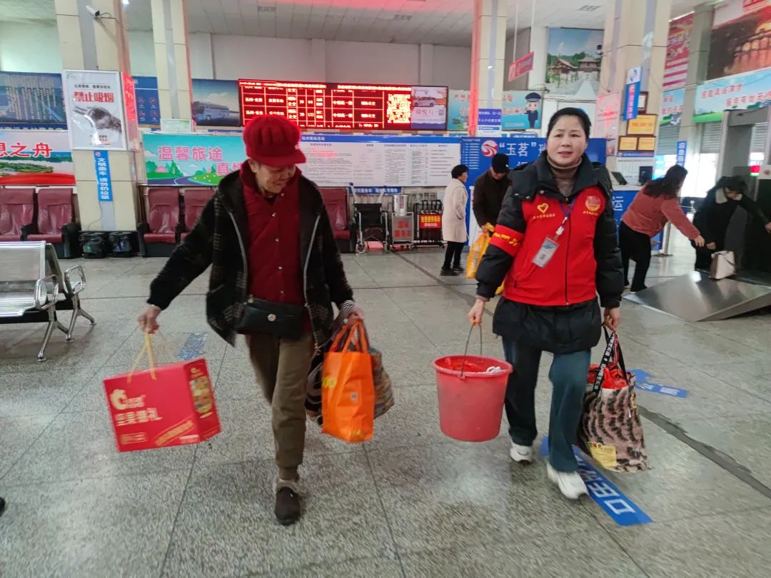 撫州長運:傳遞“雷鋒”精神 行動溫暖人心