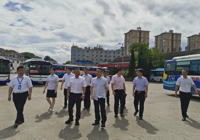 李偉一行調(diào)研景德鎮(zhèn)長運、鄱陽長運