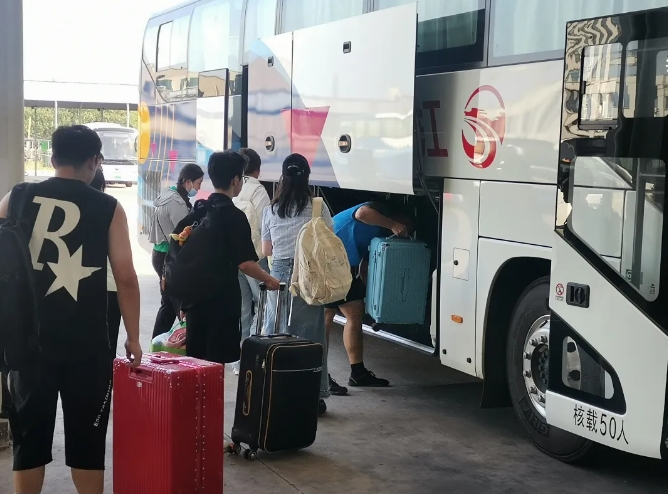 九江長運(yùn):全力做好開學(xué)季迎新運(yùn)輸保障工作