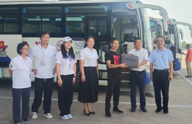 撫州長(zhǎng)運(yùn):贛東學(xué)院與撫州長(zhǎng)運(yùn)共筑愛心橋梁