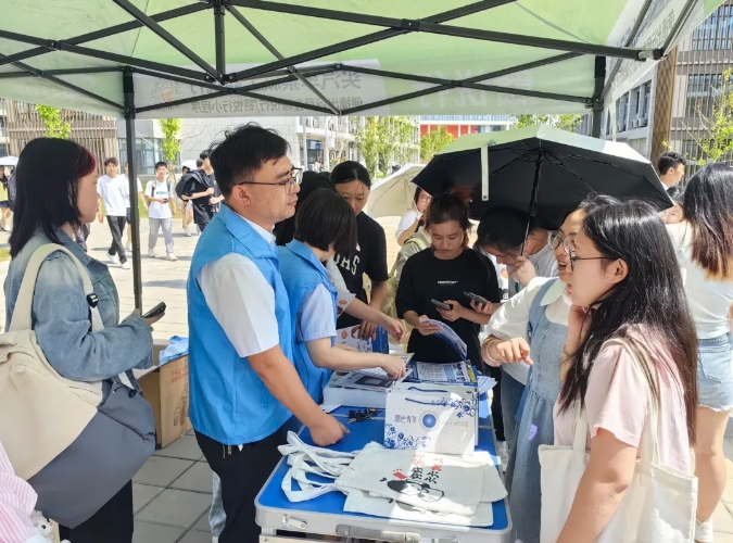 九江長運:校園直通車推廣 熱情服務不停歇