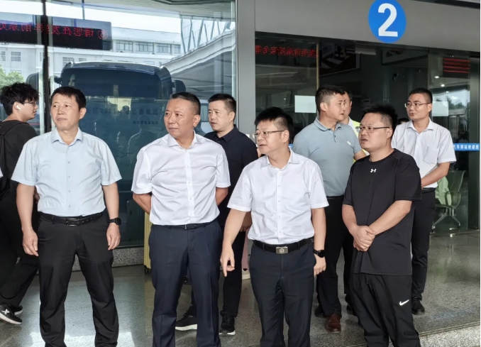 吳濤一行檢查南昌長途汽車西站國慶期間安全生產(chǎn)工作 李偉、占梁陪同