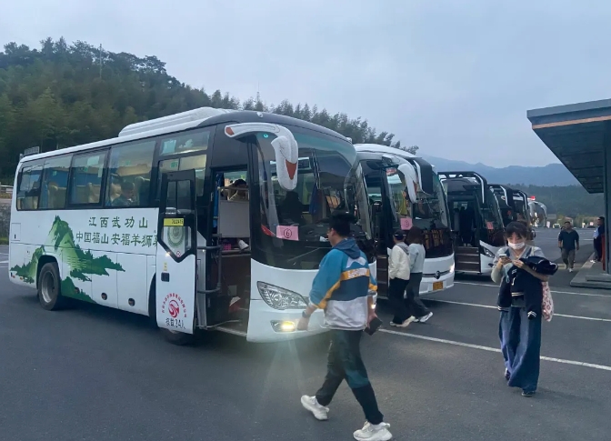 吉安公司:圓滿完成2024年環(huán)境舞蹈展演周活動(dòng)運(yùn)輸保障任務(wù)