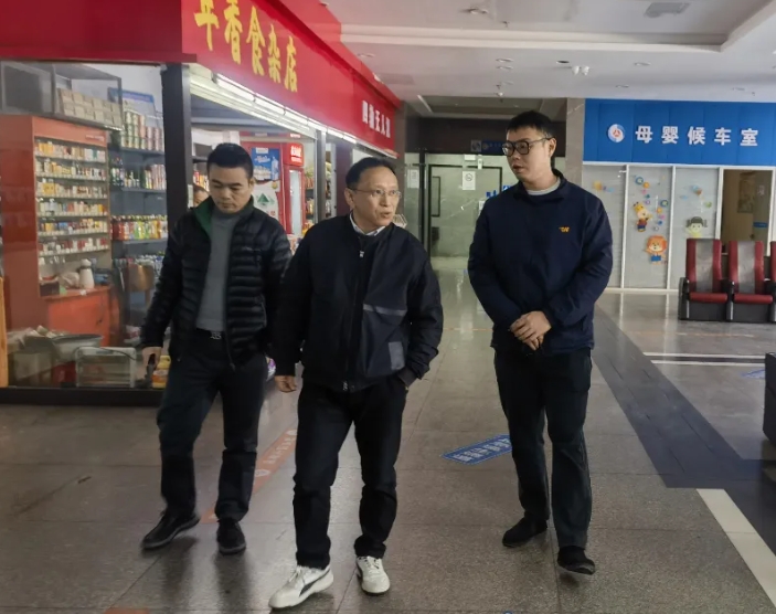 劉志堅(jiān)檢查都市城際公交車(chē)站環(huán)境衛(wèi)生、服務(wù)質(zhì)量工作