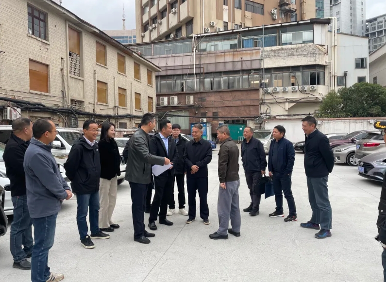 今日快報(bào) || 杜小華督導(dǎo)長(zhǎng)鴻物業(yè)安全生產(chǎn)重點(diǎn)工作 王曉、胡勁松陪同