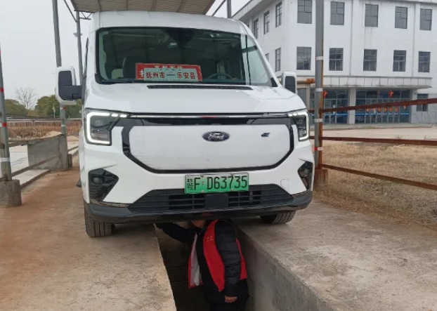 撫州長運：應(yīng)對惡劣天氣 保障出行安全