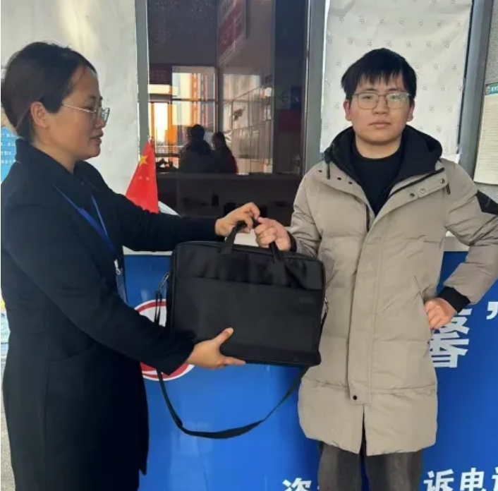 ?撫州長運(yùn)：好樣的！助人為樂的你們！