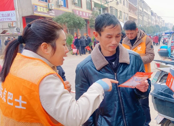 撫州長運(yùn) 東鄉(xiāng)分公司開展站點(diǎn)巴士宣傳推廣活動(dòng)