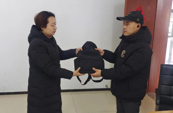 暖新聞 || ?馬鞍山長客：旅客為含山中心客運(yùn)站點贊