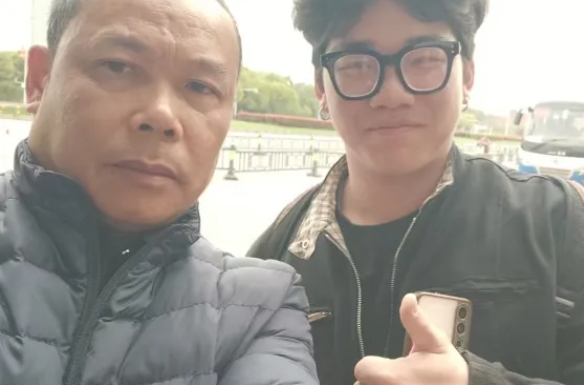 都市城際公交：駕駛員說“能幫上忙我也高興！”