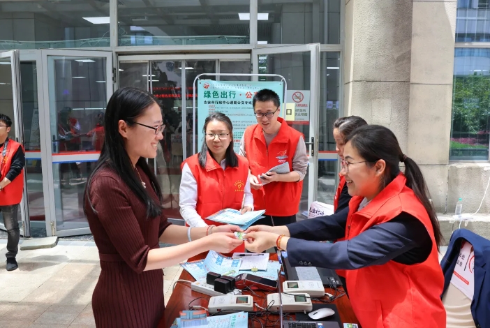吉安公司：開(kāi)展“綠色出行 公交優(yōu)先”定制公交線主題宣傳活動(dòng)